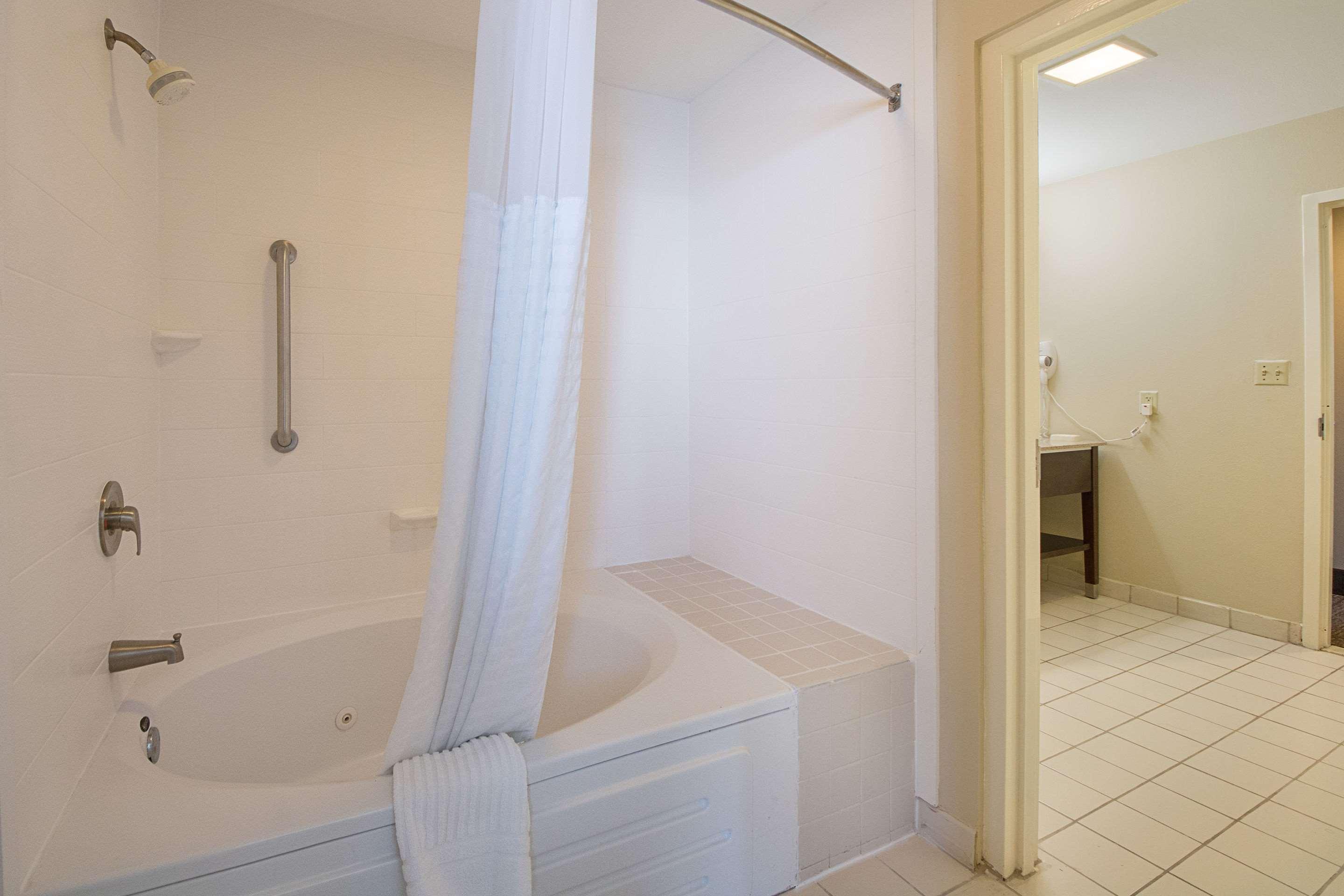 Comfort Beachside Hotel